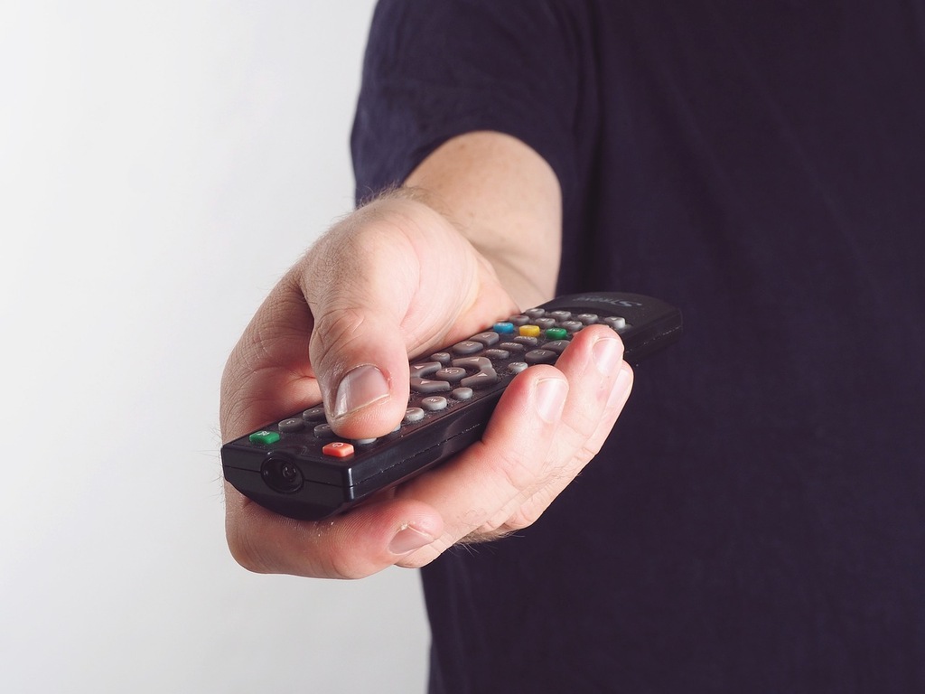 IPTV e Estabilidade de Conexão: 7 Dicas Práticas Para Acabar de Vez com o Travamento